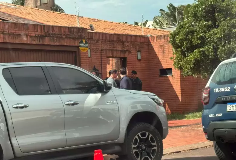Ex-prefeito mata homem após briga por imóvel e se entrega à...