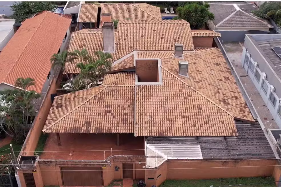 Em área nobre e avaliada em R$ 3,7 milhões: como é a mansão...