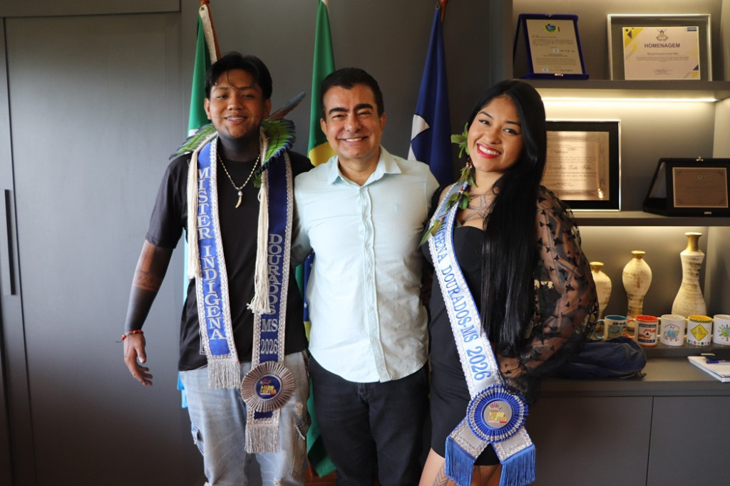 Marçal Filho recebe vencedores do Concurso Miss e Mister Indígena...