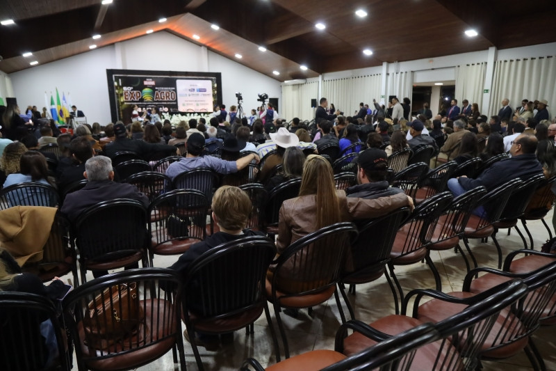 Câmara de Dourados homenageia mulheres do agro durante sessão...