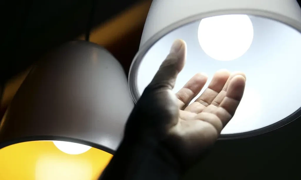Conta de luz terá descontos de até 4,5% para consumidores de 22...