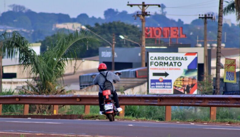 Dourados proíbe circulação de bicicletas e patinetes elétricos em...