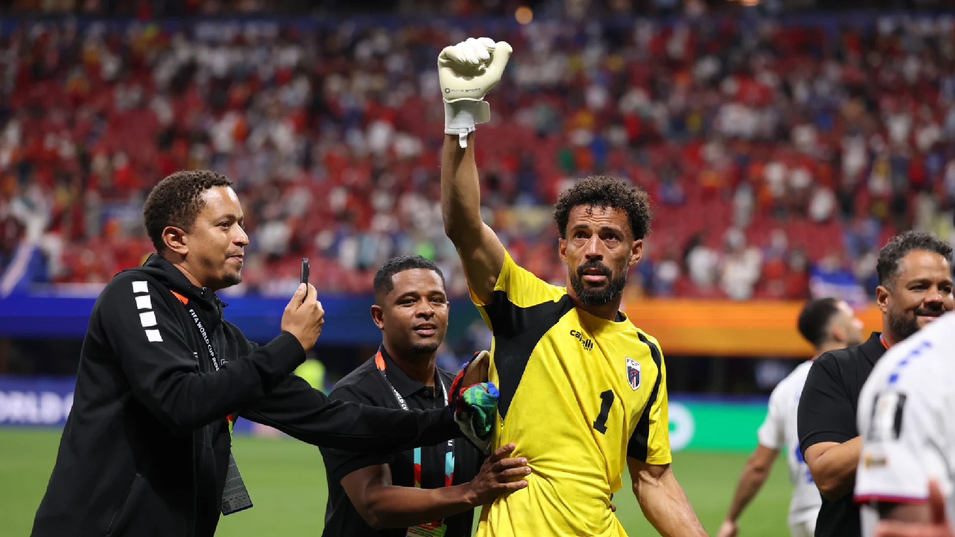Goleadas, zebras e Messi histórico marcam a primeira rodada da Copa...