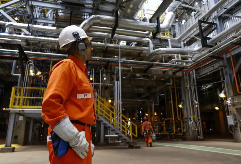 Economia brasileira resiste a juros altos e cresce 0,1% em abril,...