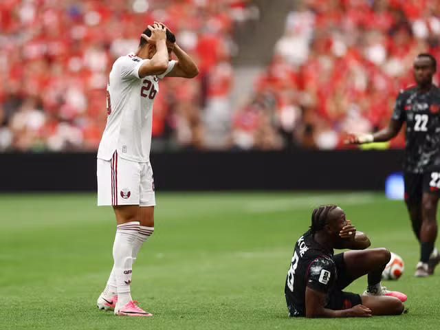 Canadá goleia, mas partida contra o Catar é marcada por fratura de...