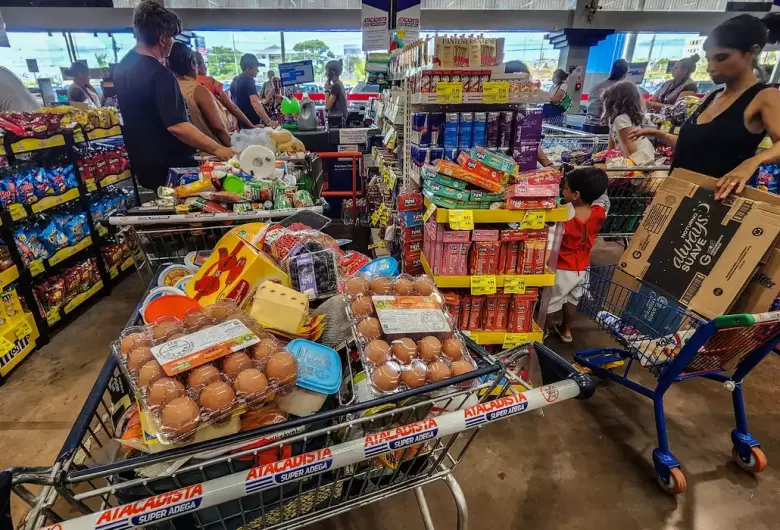 Prévia da inflação desacelera em junho, mas energia e alimentos...
