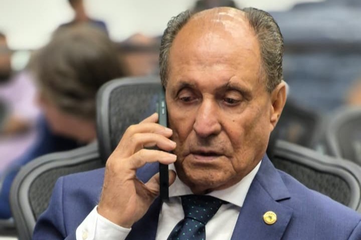 Deputado Zé Teixeira solicita sala de hemodiálise e infraestrutura...