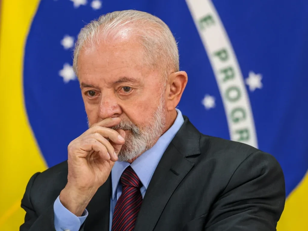TRE-SP multa Lula em R$ 15 mil por propaganda eleitoral antecipada...