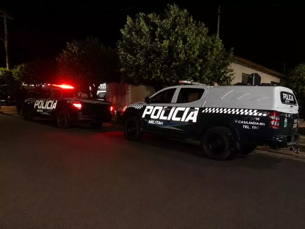Ataque a tiros dentro de carro mata pai e filha de 3 anos em...