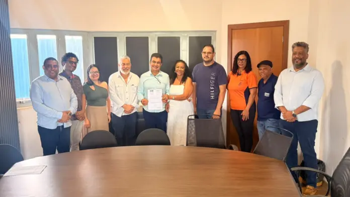 Simted entrega proposta de implantação do Piso de 20 horas para...