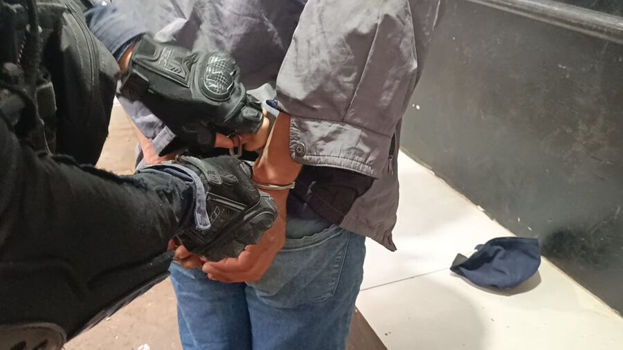 Suspeito com histórico policial é preso após furtar comércio e...
